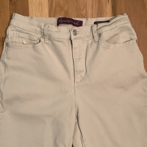 𝅺gloria Vanderbilt Amanda Khakis Ankle Jean Women’s 6 - Picture 2 of 11